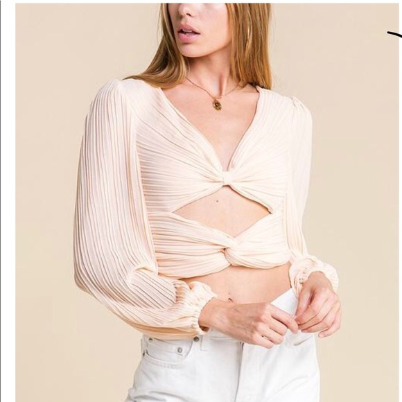 Huxley + Harper twisted top - Picture 2 of 6